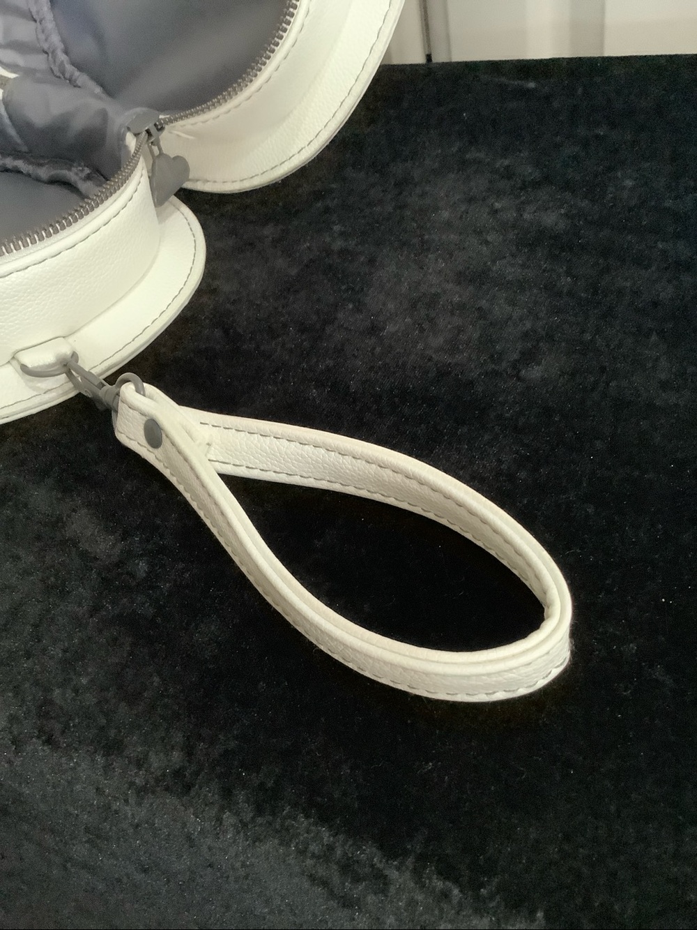 Miffy White Bunny Crossbody Bag - Kids Accessories Excellent Condition - Picture 8 of 11